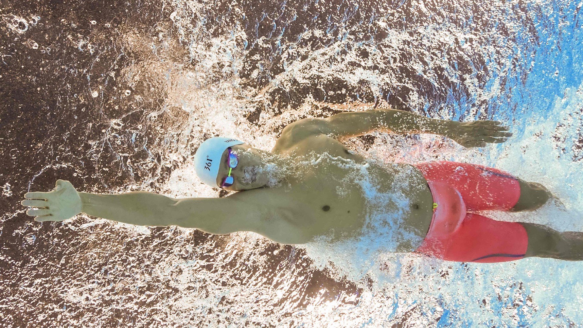 瓜迪奥拉猛夸哈兰德：他可以比肩梅西和C罗！，瓜迪奥拉球员时期什么水平